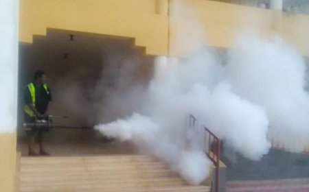 حملة رش ضبابي تستهدف مدارس وثانويات مديرية صيرة بعدن