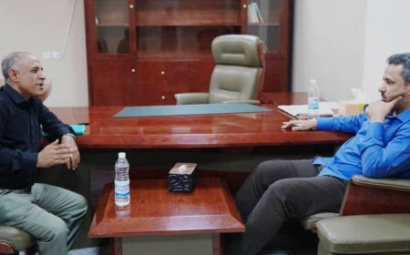 محافظ لحج "الحالمي" يطلع من مدير عام مكتب التربية والتعليم التحديات التي تواجه قطاع التعليمي بالمحافظة