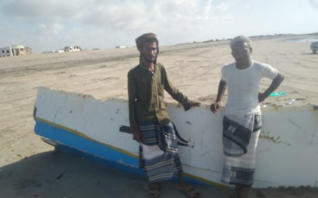 صياد من أبين فقد مؤنتة جراء المنخفض الجوي يناشد الجهات المعنية لدعمه