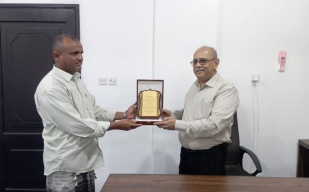 ​جمعية سد لفيح والفقية تكرم مدير عام مديرية تبن المهندس هود بغازي بدرع المسؤولية