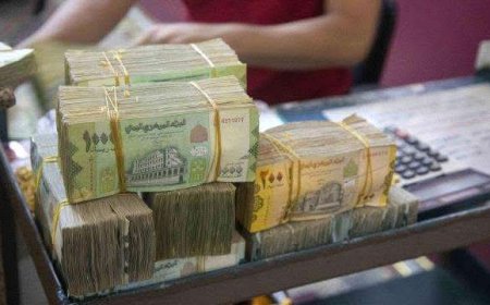 صحافي يحذر من موجة إفلاس لشركات صرافة متعددة بعدن ويدعو المودعين للحذر