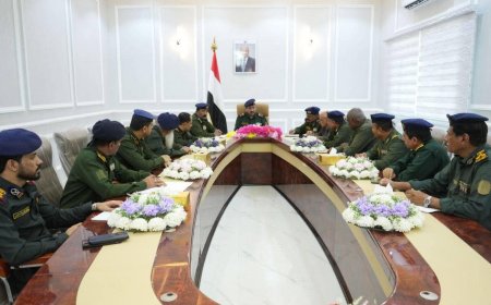 وزير الداخلية اللواء حيدان يترأس اجتماعاً لوكلاء ومدراء عموم الوزارة في العاصمة المؤقتة عدن لمناقشة سير العمل وخطط الربع الثاني