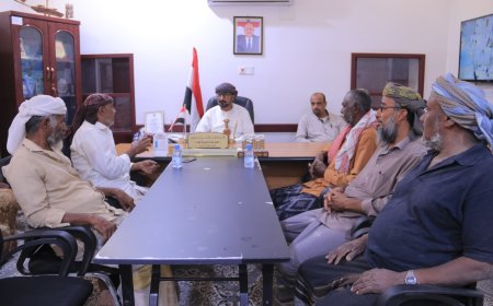 شبام.. فلهوم يناقش مع جمعية العمارة الطينية سبل ضمان تنفيذ مشروع ترميم المباني الطينية وتعزيز مشاركة الكفاءات المحلية