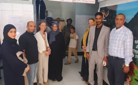 السفيرة الفرنسية تزور مجمع الميدان الصحي بمديرية صيرة بعدن