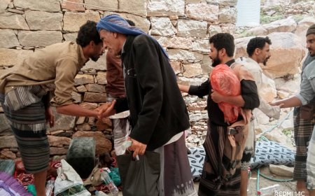 قائد قوات الأمن الوطني بيافع سرار يقدّم واجب العزاء في استشهاد الجندي البطل صقر السميطي