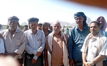 رئيس انتقالي أحور يشارك في تشييع جثمان الشهيد المناضل حسين دحه الميسري