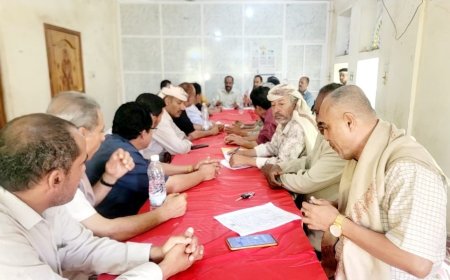 اجتماع موسع بقعطبة يقر إجراءات حازمة لمعالجة العشوائيات وتحسين الإيرادات والخدمات