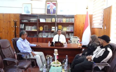 وكيلا محافظة حضرموت يناقشان سبل الحفاظ على الموروث الثقافي والتاريخي في مديريات وادي حضرموت