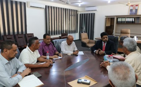 وزير التعليم الفني يناقش مستجدات مشروع كلية المجتمع في سقطرى