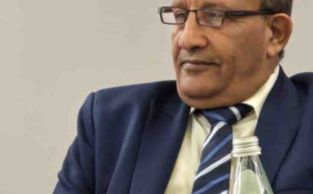 رئيس الاتحاد العام للكرة الطائرة يعزي آل الصغير و آل غرامة في وفاة (زوجة) المرحوم الشيخ حسين أحمد الصغير