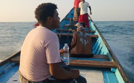 شباب البندر والمساني بأحور يمشطون البحر بحثاً عن الشقيقين المفقودين منذ أيام 