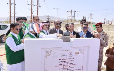 الوكيل بارباع يضع حجر الأساس لمشروع محطات توليد الكهرباء الإسعافية بقدرة 100 ميجاوات لوادي وصحراء حضرموت