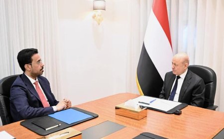 رئيس مجلس القيادة يؤكد اهمية نقل العلاقة بين المكونات والقوى الوطنية من التنافس إلى الشراكة