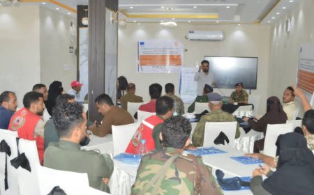 مصلحة الدفاع المدني ومنظمة "كير" ينظمان ورشة عمل لتطوير أنظمة الإنذار المبكر بتعز