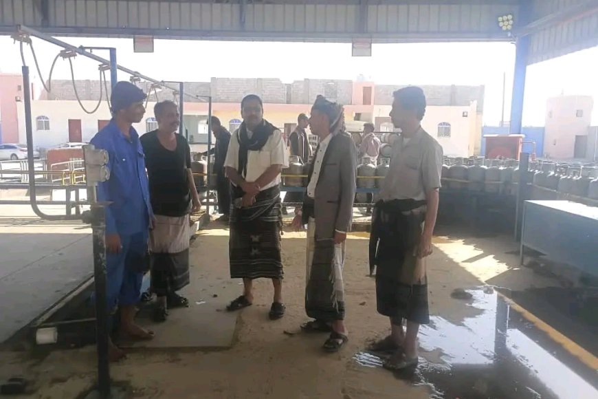 مكتب الصناعة وشؤون الغاز ينفذان زيارة ميدانية لتعزيز الاستقرار التمويني وضبط الأسعار