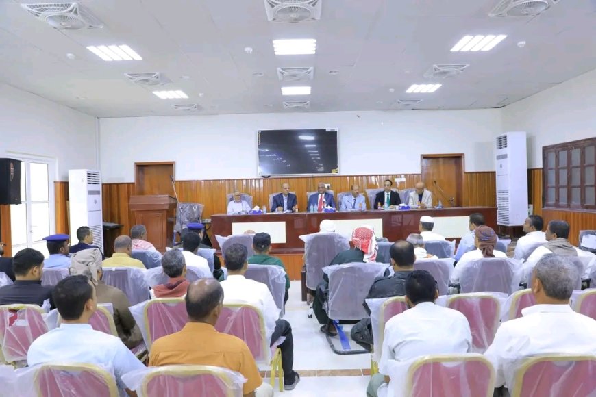 الوزير باسلمة يؤكد أهمية تعزيز التكامل بين الحكومة والسلطات المحلية