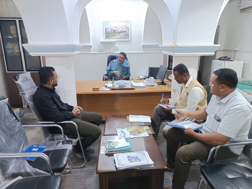 مدير عام مديرية تريم يلتقي فريق المناخ والعمل الاستباقي بائتلاف الخير للإغاثة الإنسانية