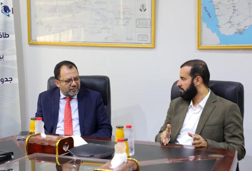 وزير الكهرباء يناقش مع محافظ أبين احتياجات الطاقة ويؤكد التوسع في الحلول المستدامة