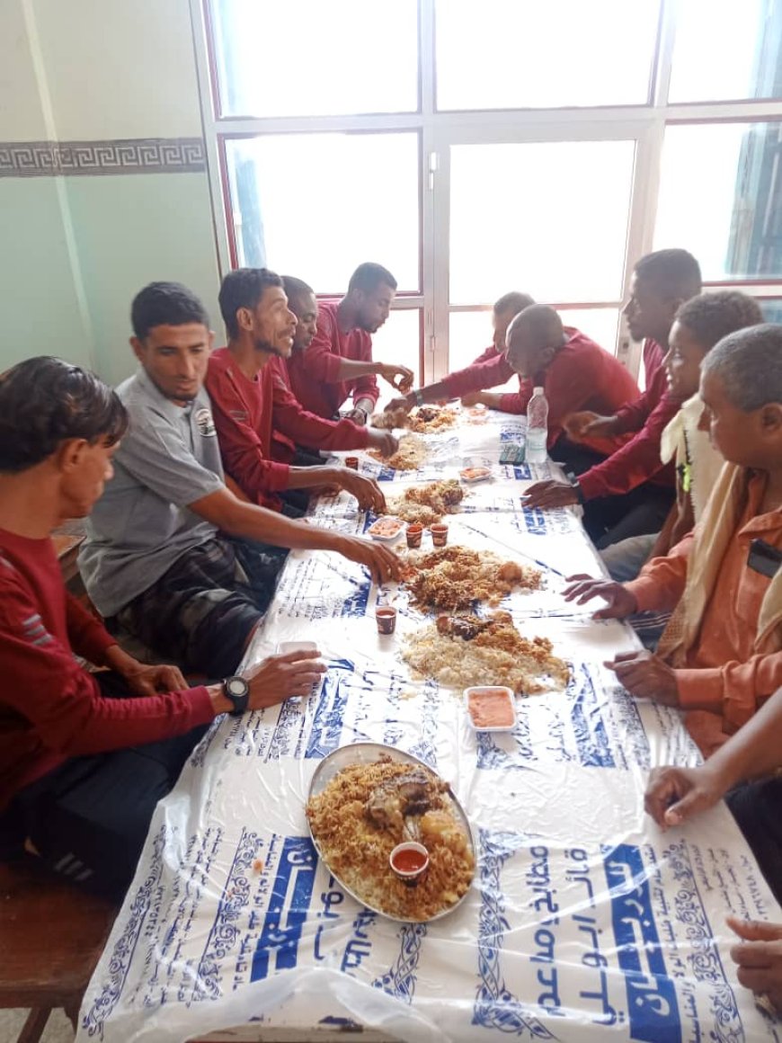 الزري يقيم مأدبة غداء لحكام أبين عقب عودتهم من دورة تدريبية بعدن