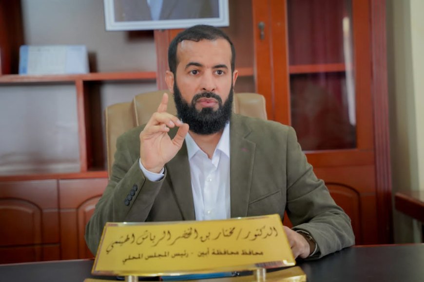 محافظ أبين يجري اتصالاً بمدير عام  مودية ويطمئن على صحة الاخ حسين دحه عقب محاولة اغتياله