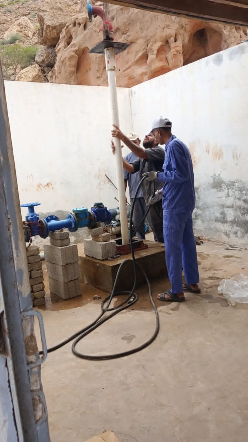 مشروع مياه بروم الأهلي يشهد عملية صيانة بعد الامطار التي شهدتها المنطقة