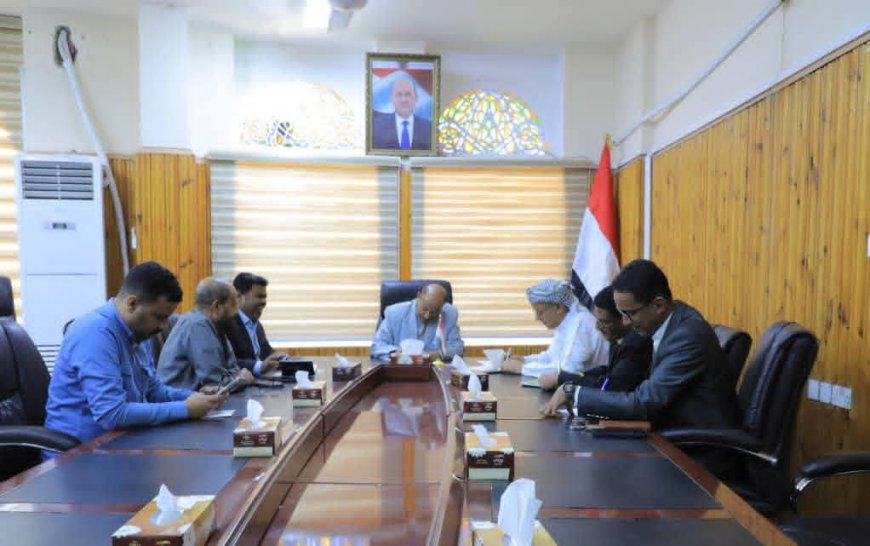 وكيل حضرموت يطلع على خطة تنفيذ برنامج تعزيز سلاسل القيمة الزراعية بسيئون وتريم