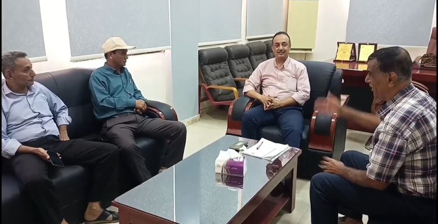 مدير عام صحة عدن يناقش مع جمعية الهلال الأحمر اليمني اوجه التعاون المشترك