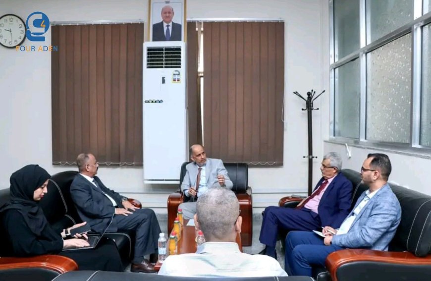 وزيرا المالية والنقل يقران آليات لضبط الإيرادات وإغلاق الحسابات خارج البنك المركزي