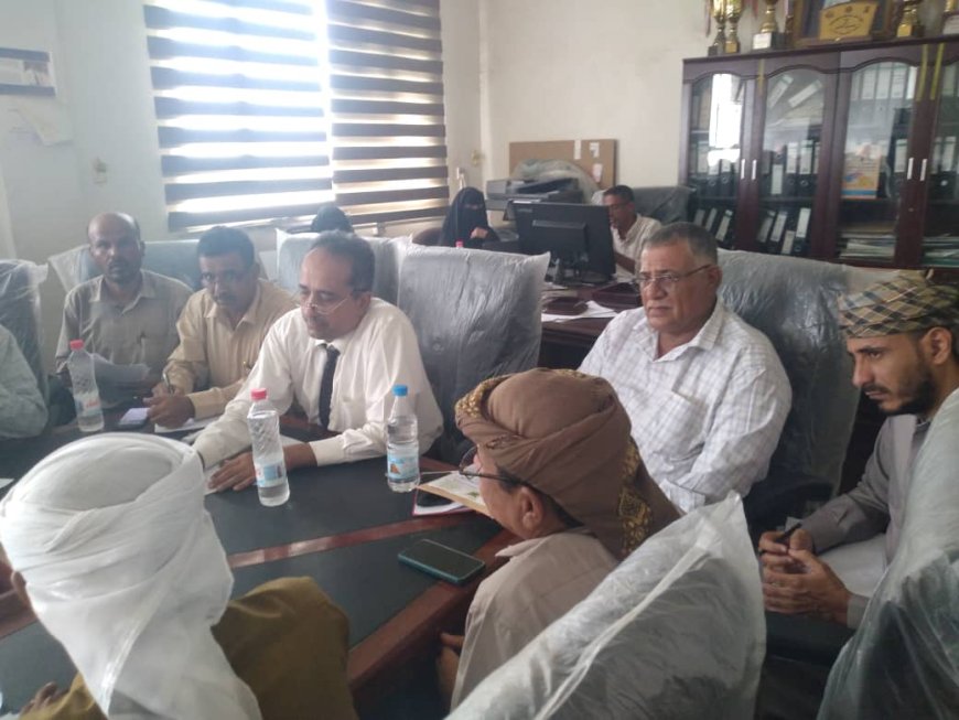 مدير عام تربية أبين يترأس الاجتماع الدوري لمدراء التربية بالمديريات وشعب وإدارات التربية بالمحافظة