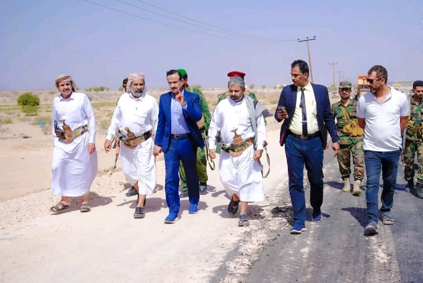 المحافظ بن الوزير يدشّن أعمال الأسفلت للمرحلة الثالثة من مشروع تأهيل المدخل الغربي لمدينة عتق