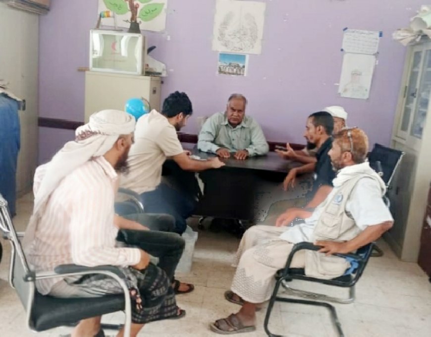 تربية تبن بلحج تُدشن عملية صرف منح التطوير المدرسي لـ77 مدرسة بالمديرية