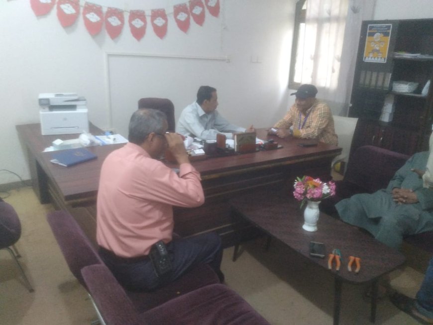 مدير عام مستشفى الأمراض النفسية يلتقي مسؤول الرقابة والتقييم في منظمة الصحة العالمية