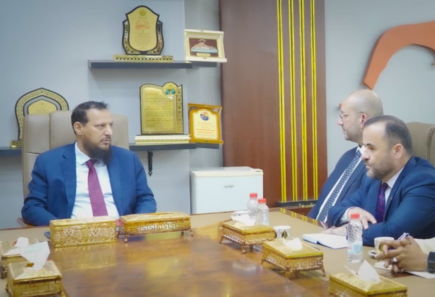 محافظ العاصمة عدن يبحث مع وفد المنظمة الدولية للهجرة تعزيز التنسيق والتعاون المشترك وتسريع برامج العودة الطوعية للمهاجرين غير الشرعيين