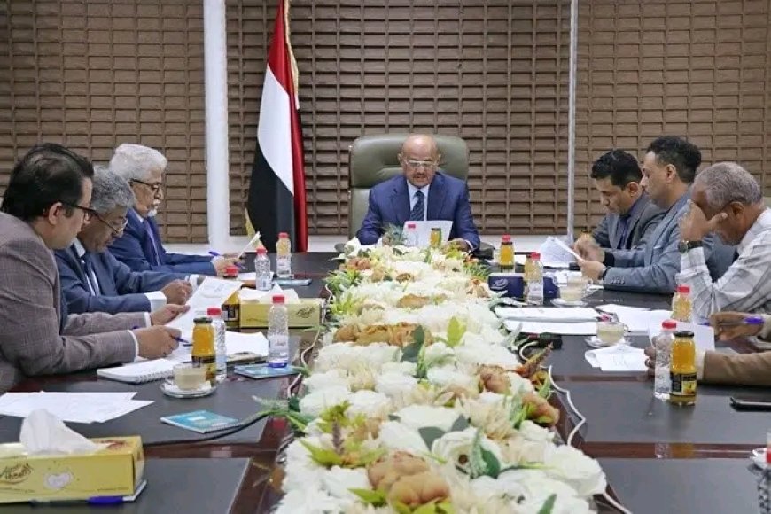 مجلس إدارة مؤسسة ضمان الودائع يعقد أول اجتماع له في عدن بعد نقل المقر من صنعاء