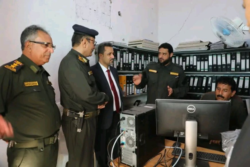 محافظ لحج يفتتح فرع جديد للأحوال المدنية والسجل المدني بالمدينة الخضراء في لحج