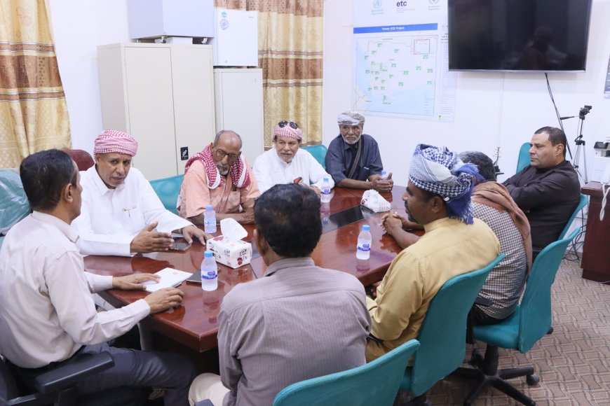 الدكتور العمودي يناقش أوضاع الخدمات الصحية بمديرية السوم مع قيادة السلطة المحلية بالمديرية