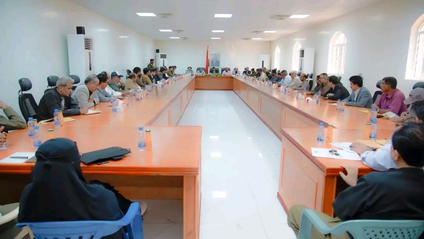 برئاسة المحافظ بن الوزير.. المكتب التنفيذي يبارك الموافقة على إنشاء مصفاة نفطية في قطاع العقلة