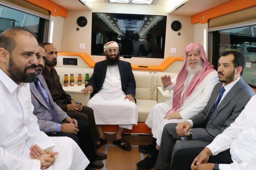 وزير الأوقاف يقف على جاهزية أسطول نقل حجاج بلادنا بين مطار جدة والأراضي المقدسة