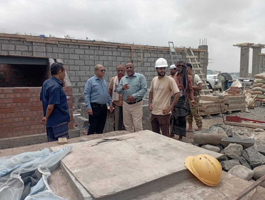 مدير عام تبن يتفقد التشطيبات النهائية للمركز الصحي بقرية البيطرة