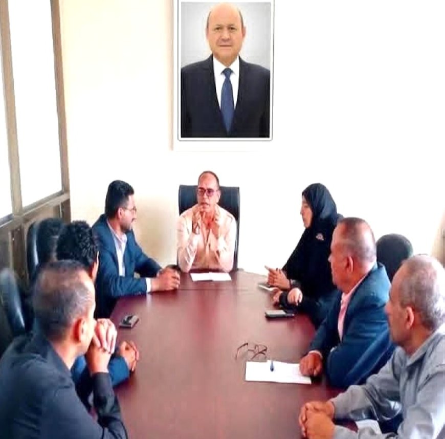 اجتماع دوري لمكتب الإعلام بــ«تعز» لمناقشة تطوير الأداء الإعلامي وتعزيز الخطاب الرسمي