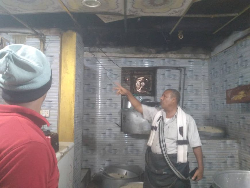 مكتب الأشغال العامة بخنفر ينفذ نزولا للمحلات التجارية والمطاعم بسوق المدينة