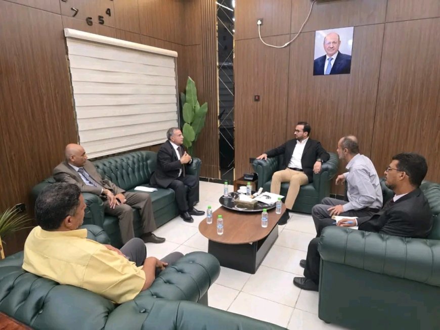 وزير الخدمة المدنية ورئيس جامعة عدن يناقشان أوضاع الكادر الأكاديمي والإداري وملف العلاوات والتسويات