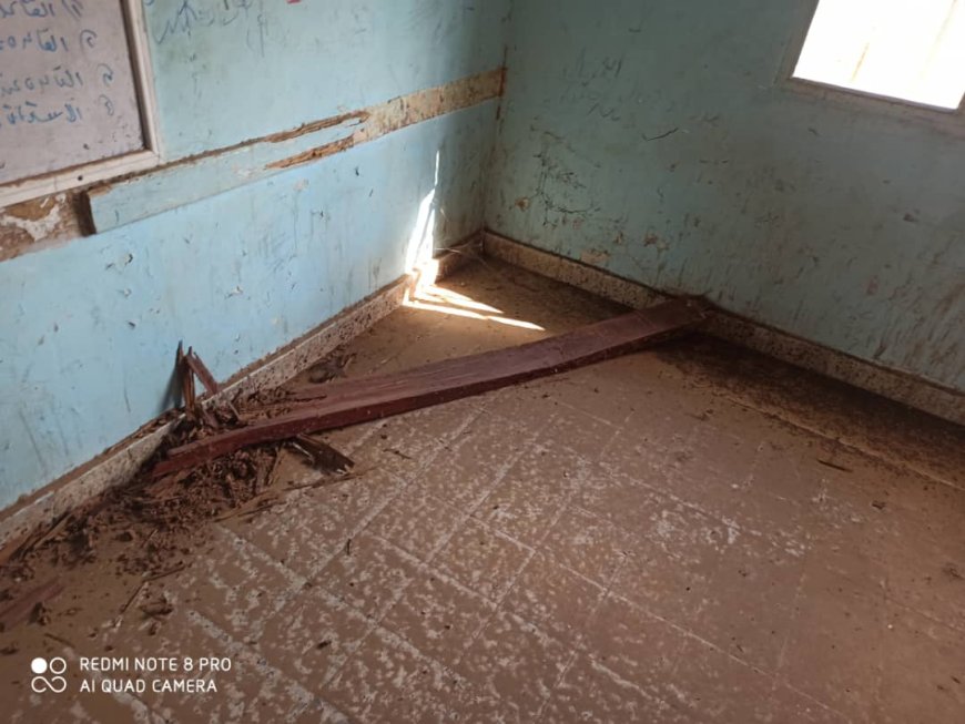 مدير التربية بأبين يوجه استغاثة عاجلة للبرنامج السعودي لإعادة الإعمار للتدخل قبل وقوع كارثة سقوط أسقف مدرسة تهدد حياة 1800 طالباً