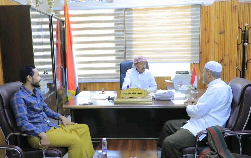 وكيل محافظة حضرموت يطّلع على الخارطة البرامجية لقناة حضرموت ويشيد بدورها في إبراز القضايا الخدمية والتنموية