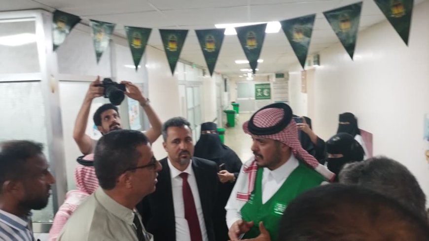 محافظ لحج يبحث مع البرنامج السعودي للإعمار مشاريع تنموية ويطلعان ميدانياً على مستشفى ابن خلدون