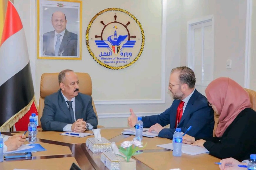 وزير النقل يبحث مع مستشار المبعوث الأممي أوضاع القطاع وسبل دعمه وتطويره