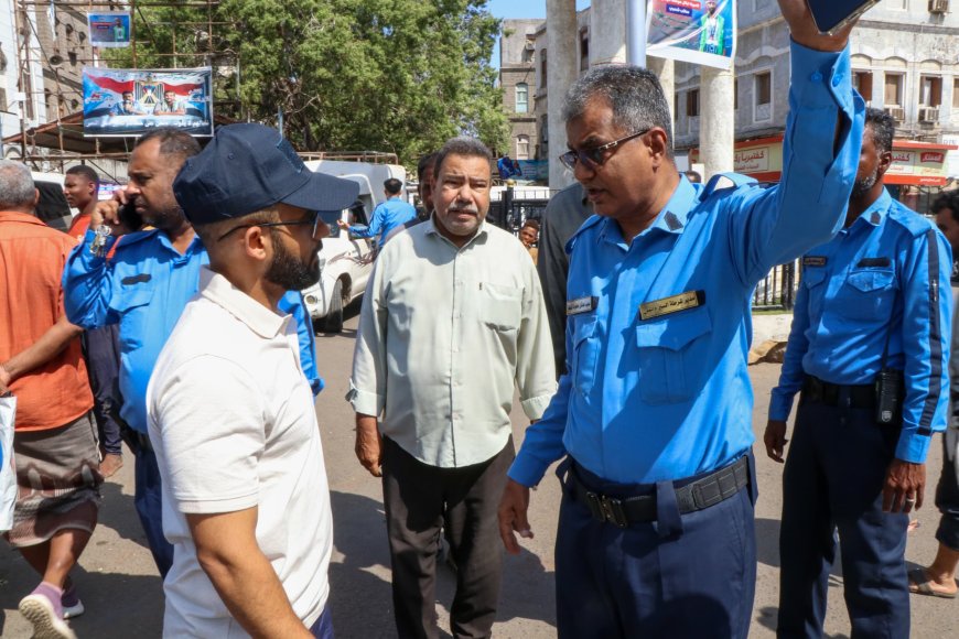 حملة ميدانية لتنظيم حركة السير والأسواق بمديرية صيرة بعدن