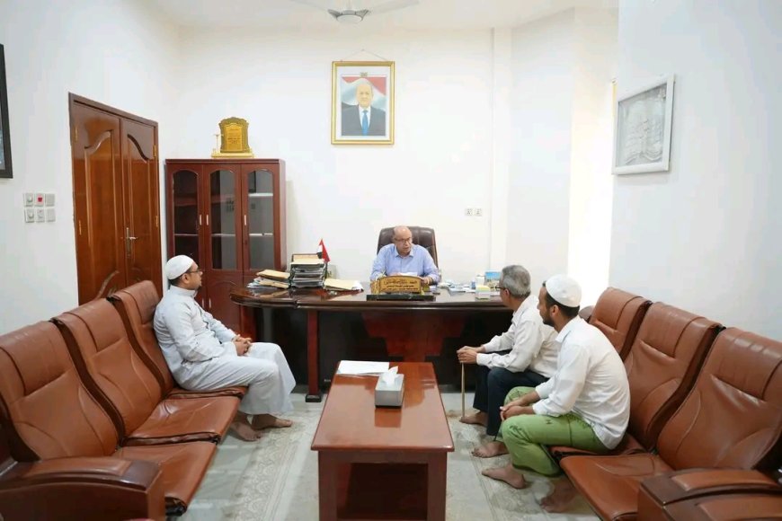 الخنبشي يناقش مع قيادة جامعة الأحقاف جهود تنظيم المؤتمر العلمي وافتتاح المكتب الدولي للتحكيم