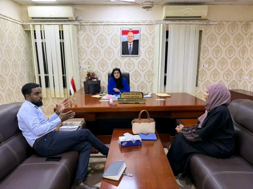 وزيرة الشؤون القانونية تبحث مع منظمة "نداء جنيف" سبل تعزيز التعاون المشترك