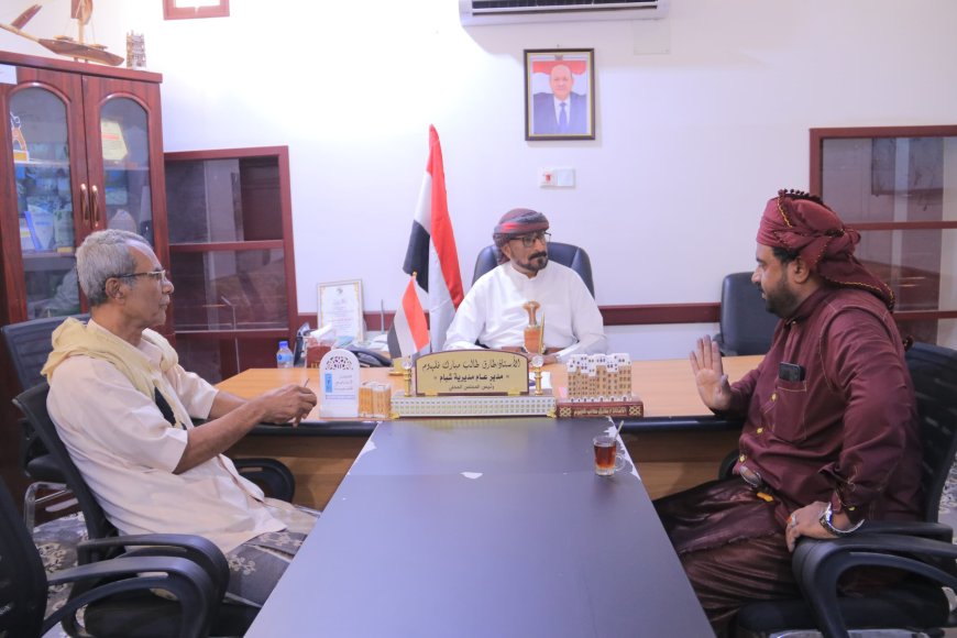 مدير عام شبام يستقبل الرحالة الحضرمي الدقيل بعد رحلة تسعة أشهر على ظهر الإبل توثيقًا لملامح الإرث والتجارة الحضرمية القديمة